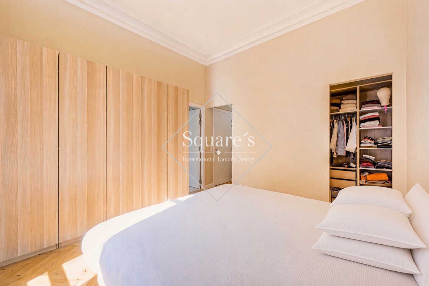 apartment 6 Rooms for sale on Paris 16ème (75016)