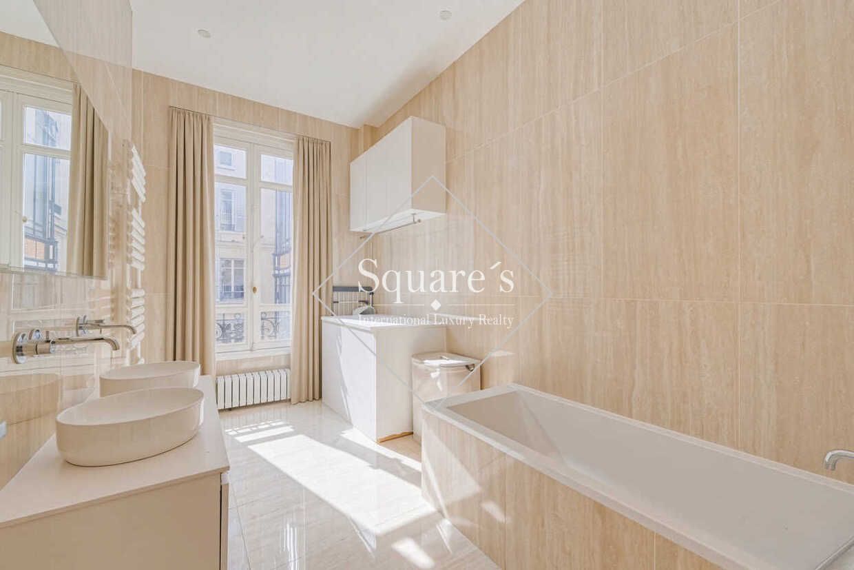apartment 6 Rooms for sale on Paris 16ème (75016)