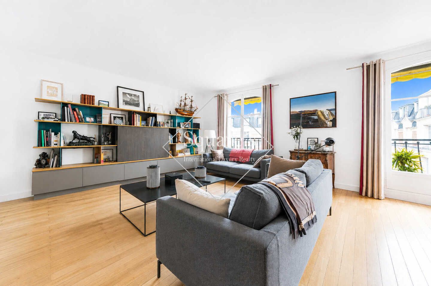 apartment 5 Rooms for sale on Neuilly-sur-Seine (92200)