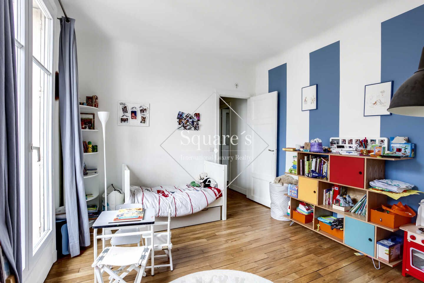 apartment 5 Rooms for sale on Neuilly-sur-Seine (92200)
