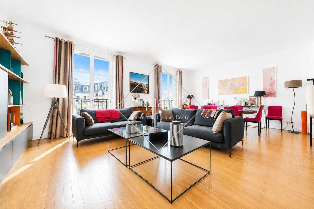 apartment 5 Rooms for sale on Neuilly-sur-Seine (92200)