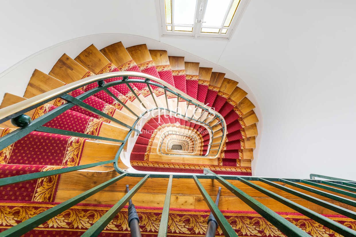 apartment 5 Rooms for sale on Neuilly-sur-Seine (92200)