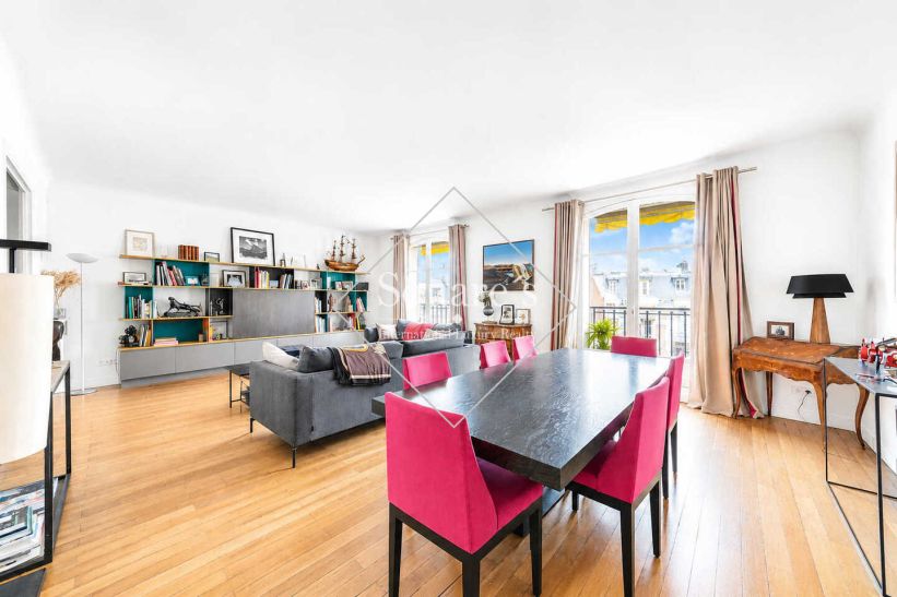 apartment 5 Rooms for sale on Neuilly-sur-Seine (92200)