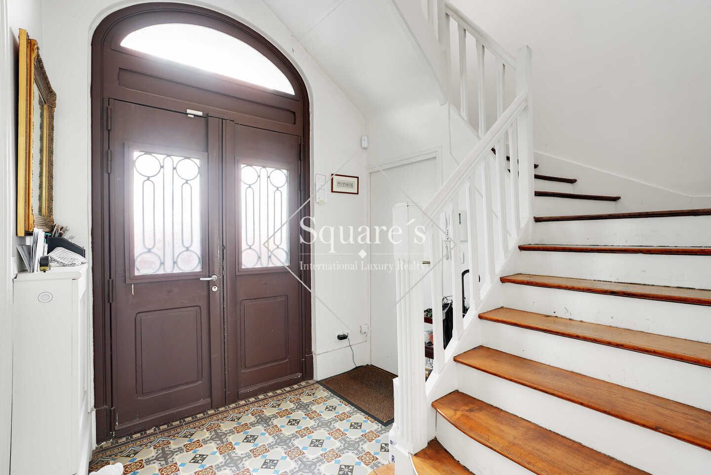 mansion (hôtel particulier) 7 Rooms for sale on Neuilly-sur-Seine (92200)