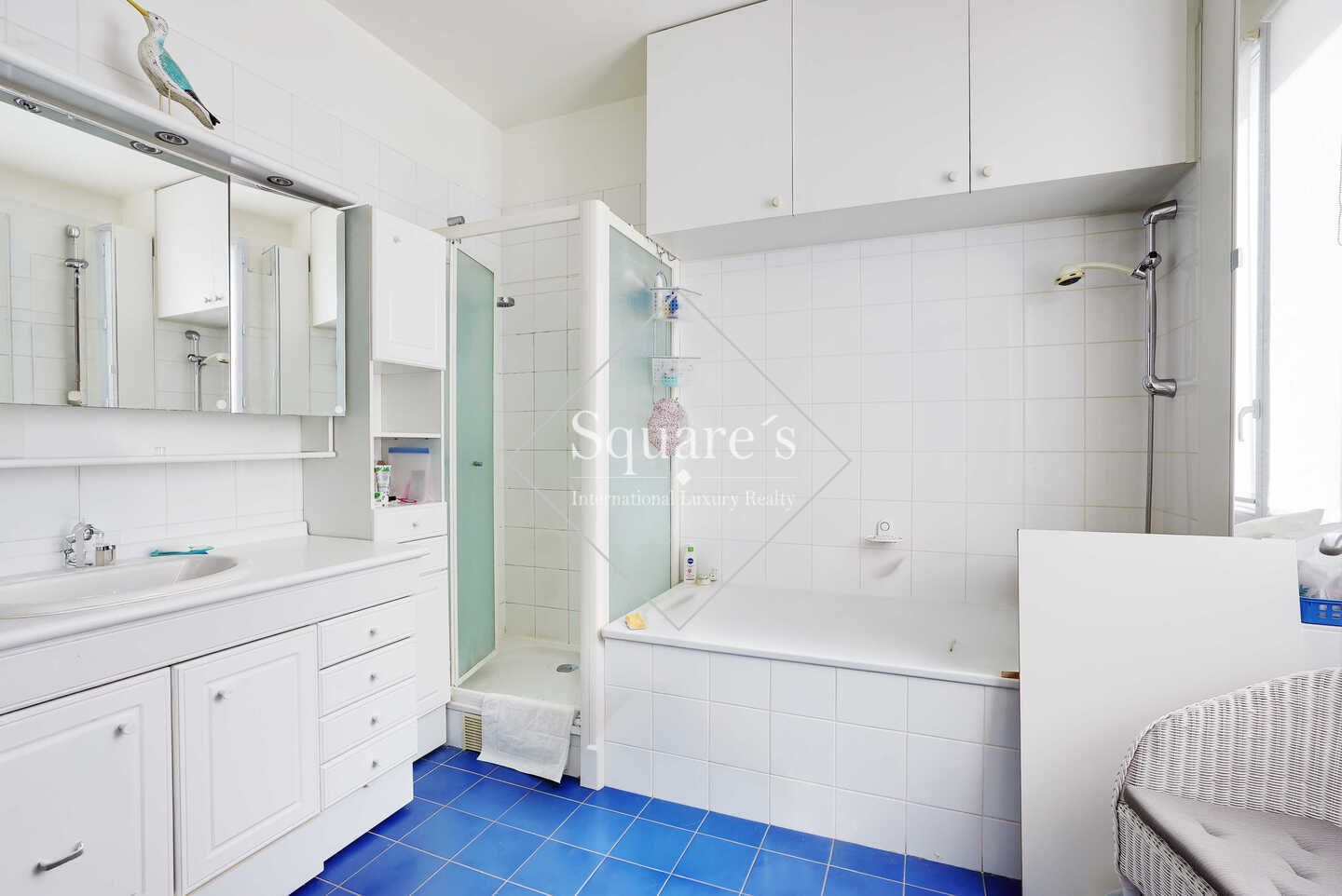 mansion (hôtel particulier) 7 Rooms for sale on Neuilly-sur-Seine (92200)