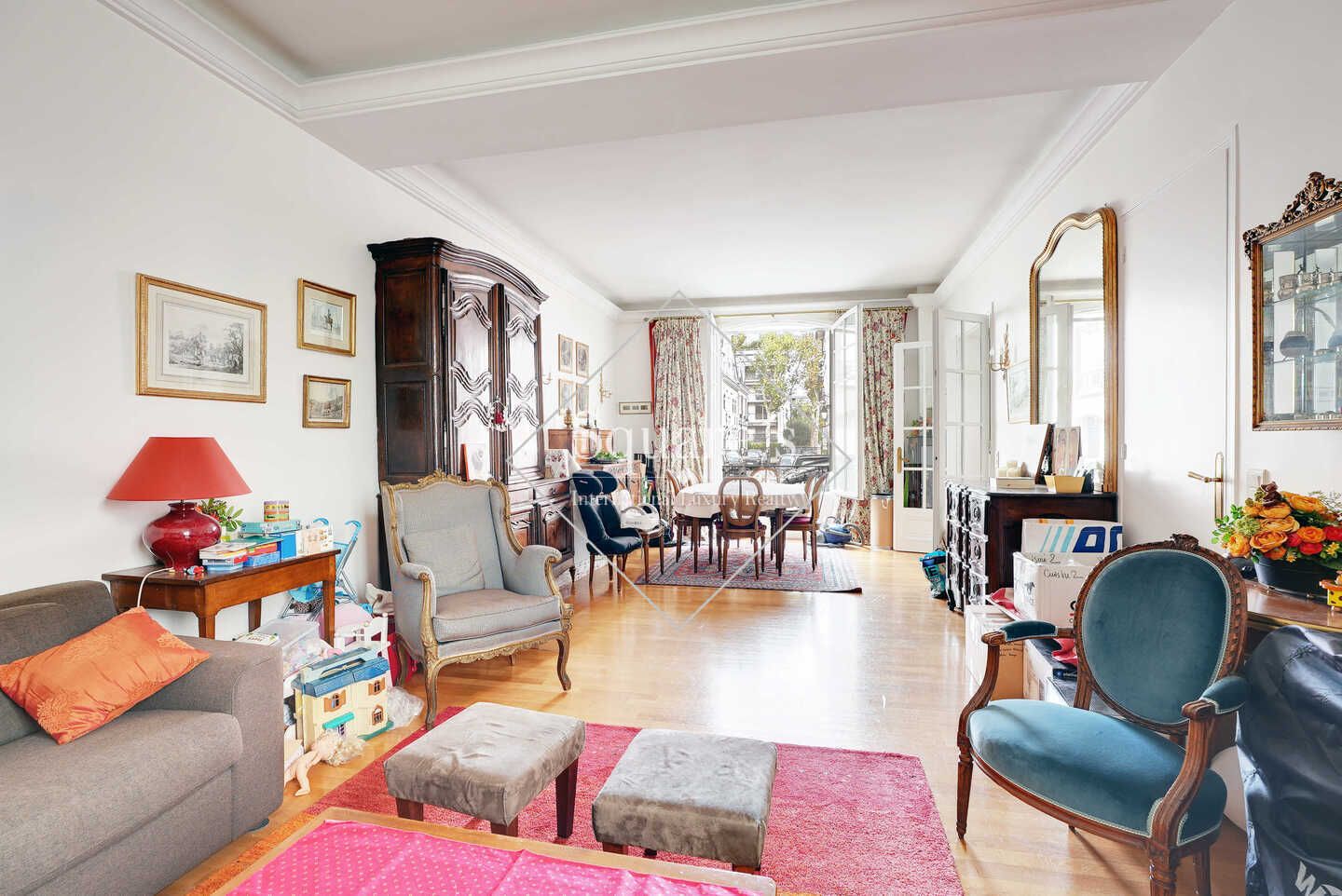 mansion (hôtel particulier) 7 Rooms for sale on Neuilly-sur-Seine (92200)