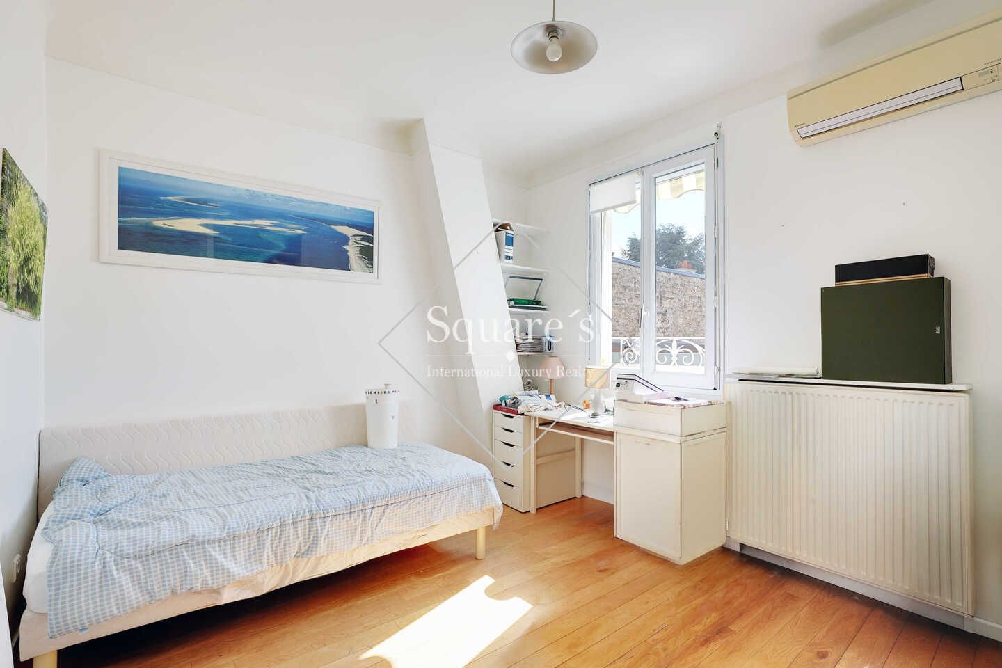 mansion (hôtel particulier) 7 Rooms for sale on Neuilly-sur-Seine (92200)