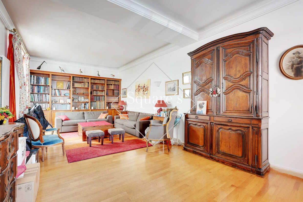 mansion (hôtel particulier) 7 Rooms for sale on Neuilly-sur-Seine (92200)