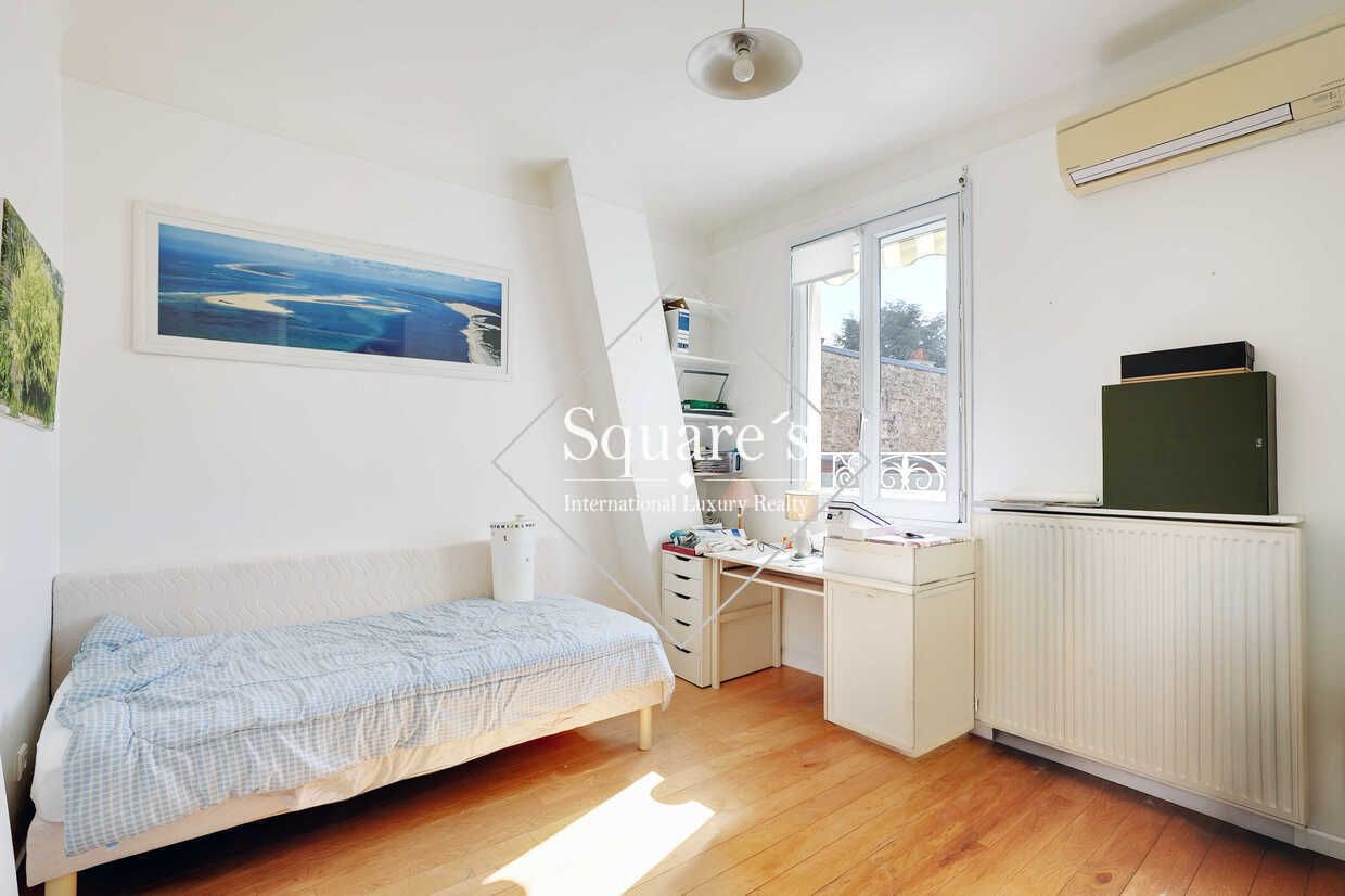mansion (hôtel particulier) 7 Rooms for sale on Neuilly-sur-Seine (92200)