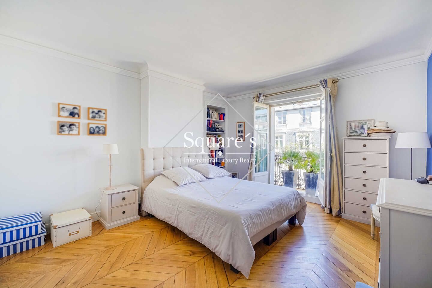 apartment 5 Rooms for sale on Paris 17ème (75017)