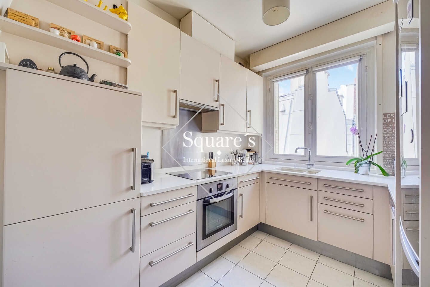 apartment 5 Rooms for sale on Paris 17ème (75017)