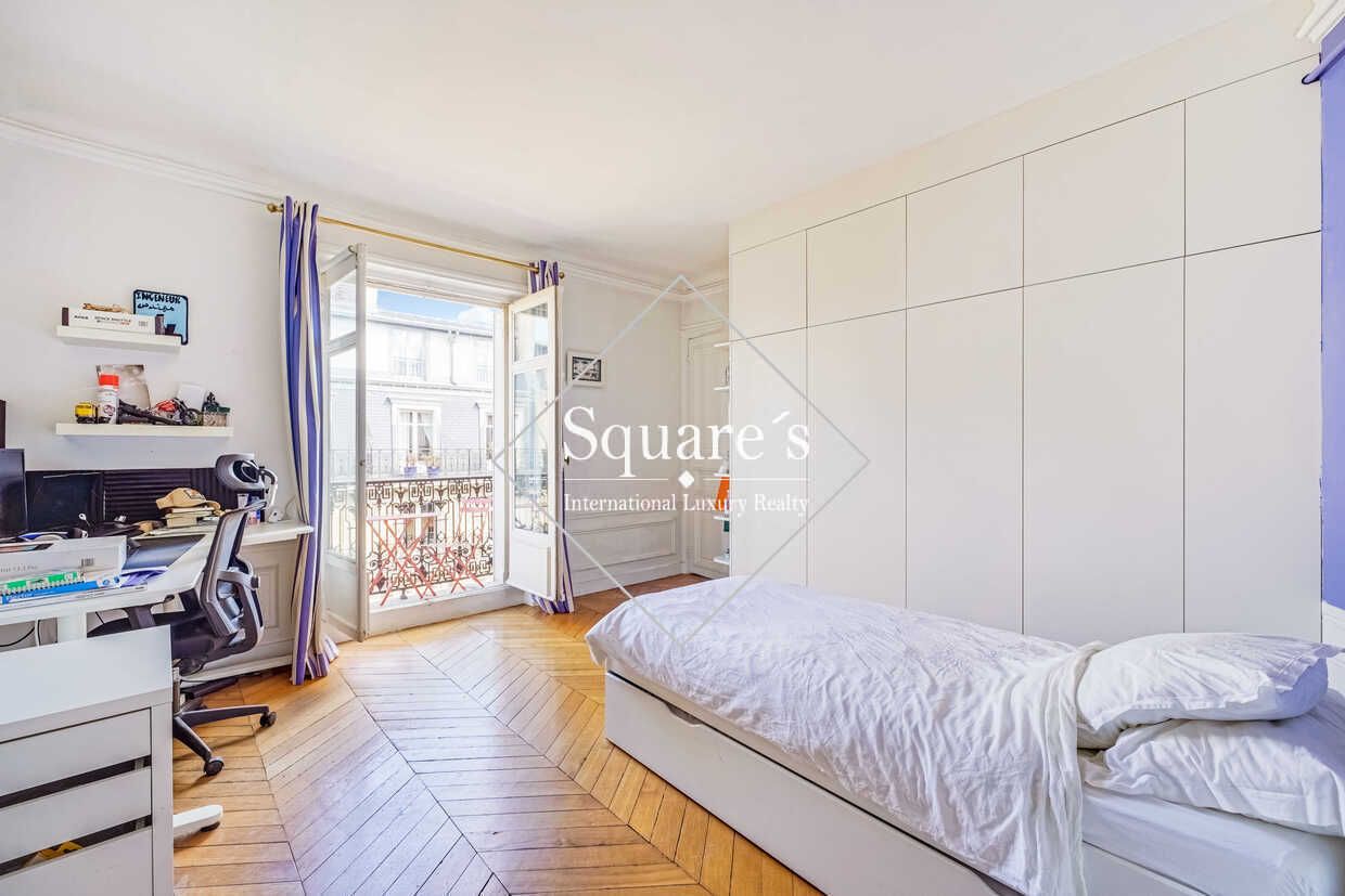 apartment 5 Rooms for sale on Paris 17ème (75017)
