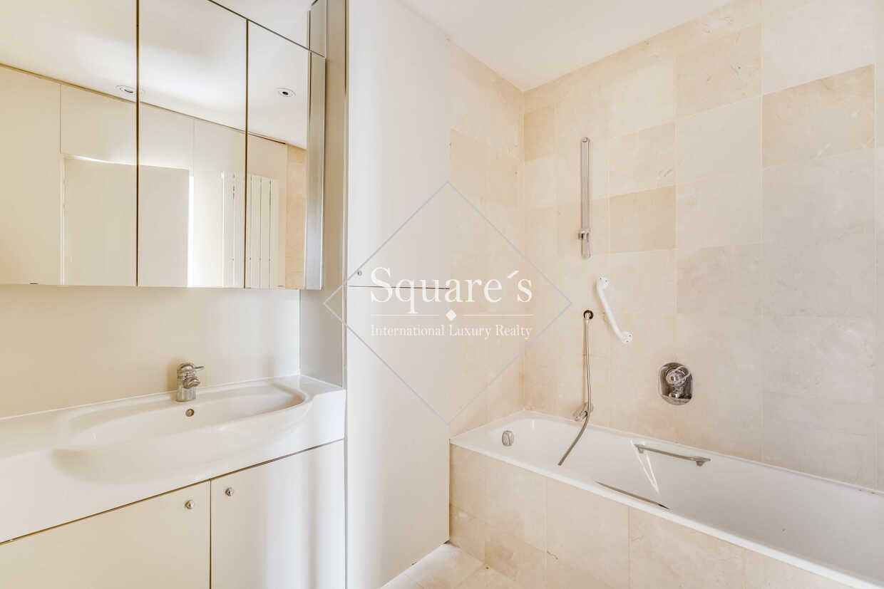 apartment 5 Rooms for sale on Paris 9ème (75009)