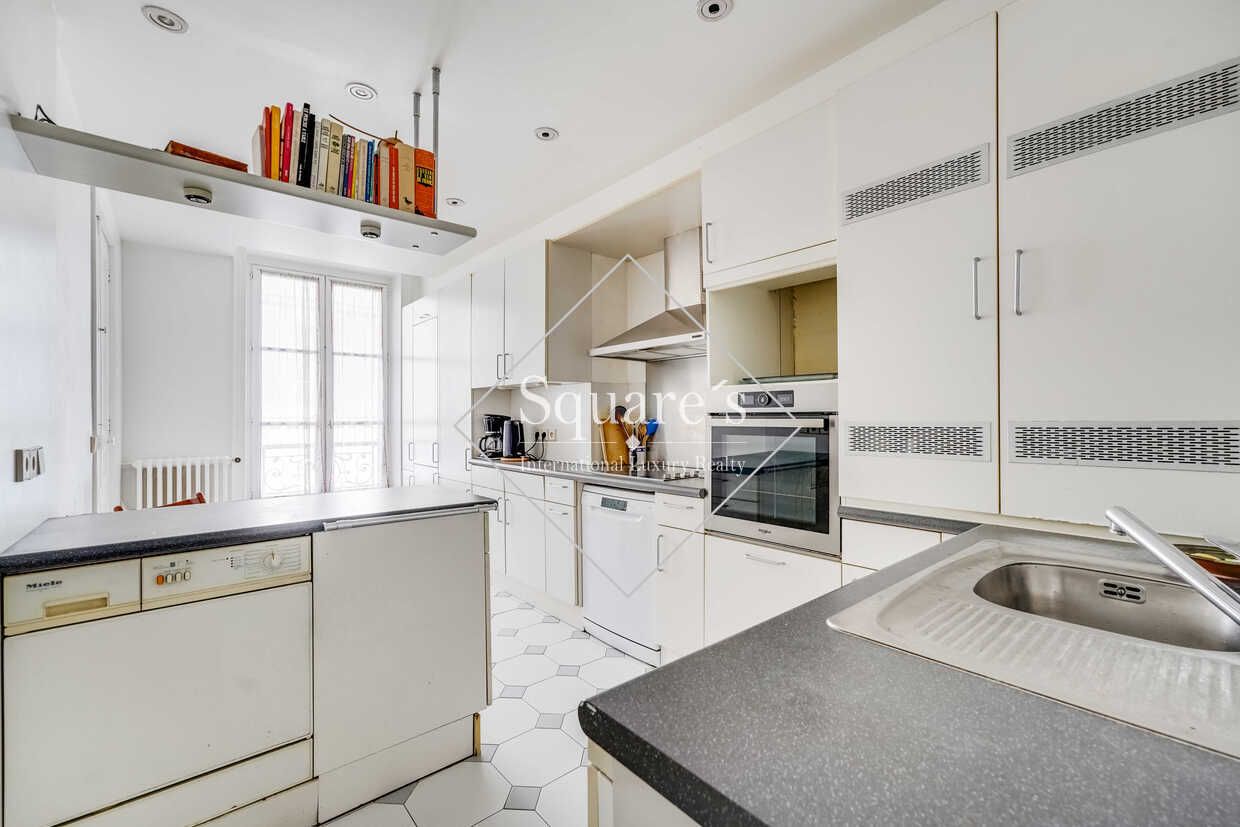 apartment 5 Rooms for sale on Paris 9ème (75009)