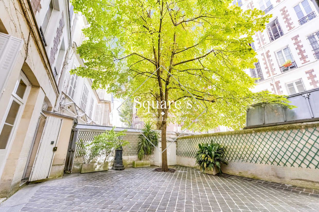 apartment 5 Rooms for sale on Paris 9ème (75009)