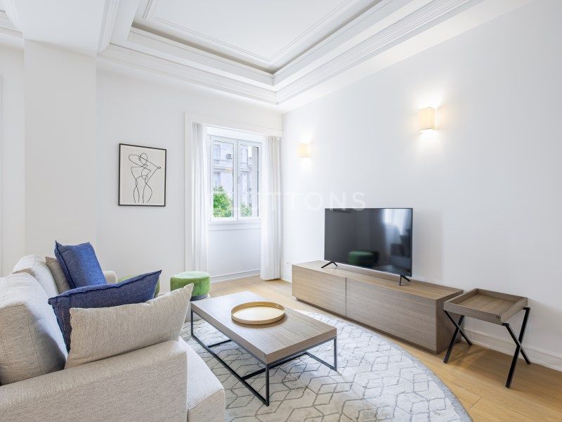 apartment 5 Rooms for sale on Lisboa (1069)