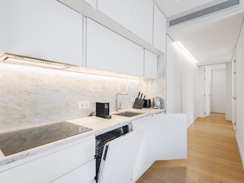 apartment 5 Rooms for sale on Lisboa (1069)
