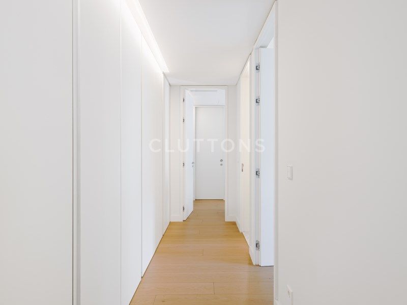 apartment 5 Rooms for sale on Lisboa (1069)