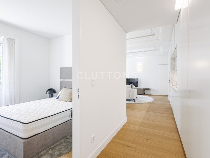 apartment 5 Rooms for sale on Lisboa (1069)
