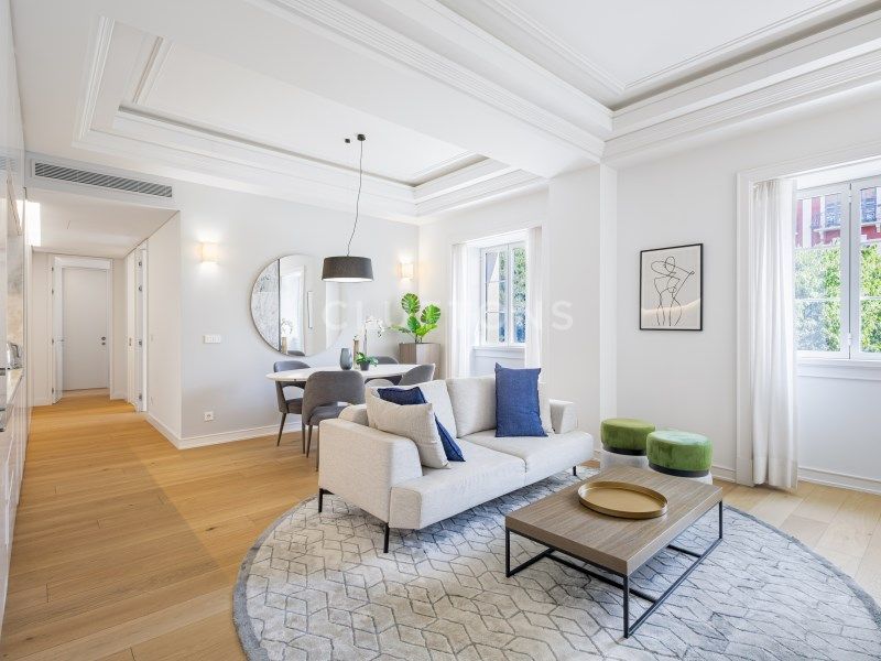 apartment 5 Rooms for sale on Lisboa (1069)