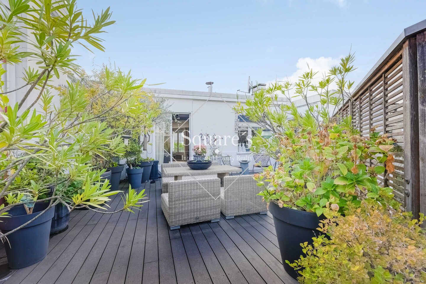 apartment 7 Rooms for sale on Neuilly-sur-Seine (92200)