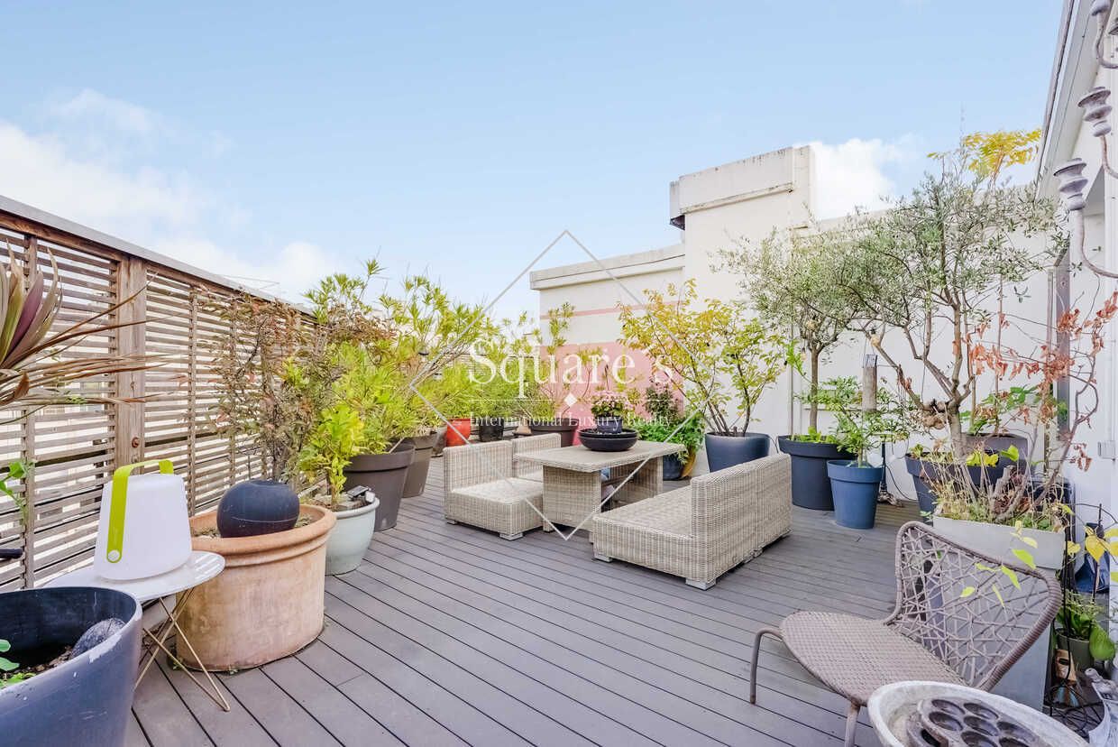 apartment 7 Rooms for sale on Neuilly-sur-Seine (92200)
