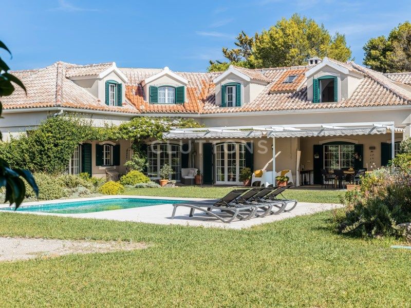 house 12 Rooms for sale on Cascais (2645)