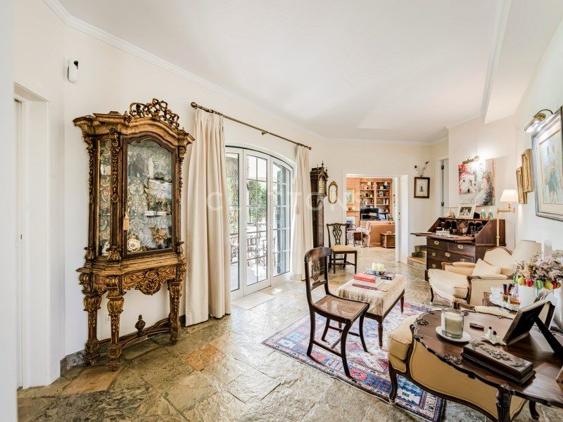 house 12 Rooms for sale on Cascais (2645)