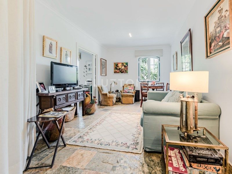 house 12 Rooms for sale on Cascais (2645)