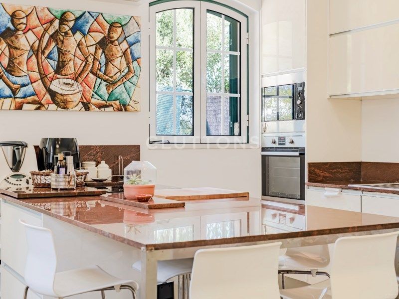 house 12 Rooms for sale on Cascais (2645)