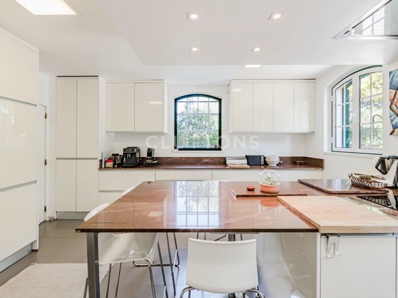 house 12 Rooms for sale on Cascais (2645)