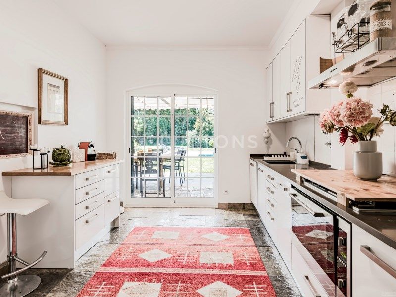 house 12 Rooms for sale on Cascais (2645)