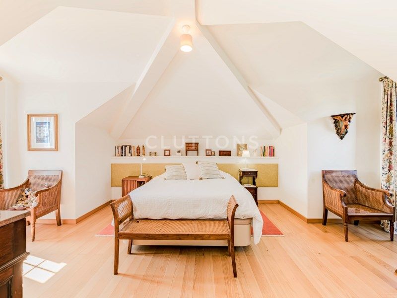 house 12 Rooms for sale on Cascais (2645)