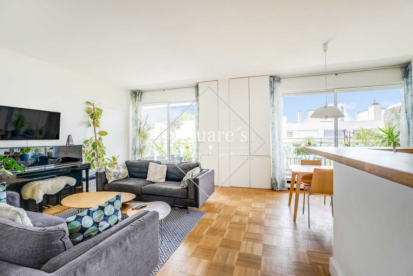 apartment 4 Rooms for sale on Neuilly-sur-Seine (92200)