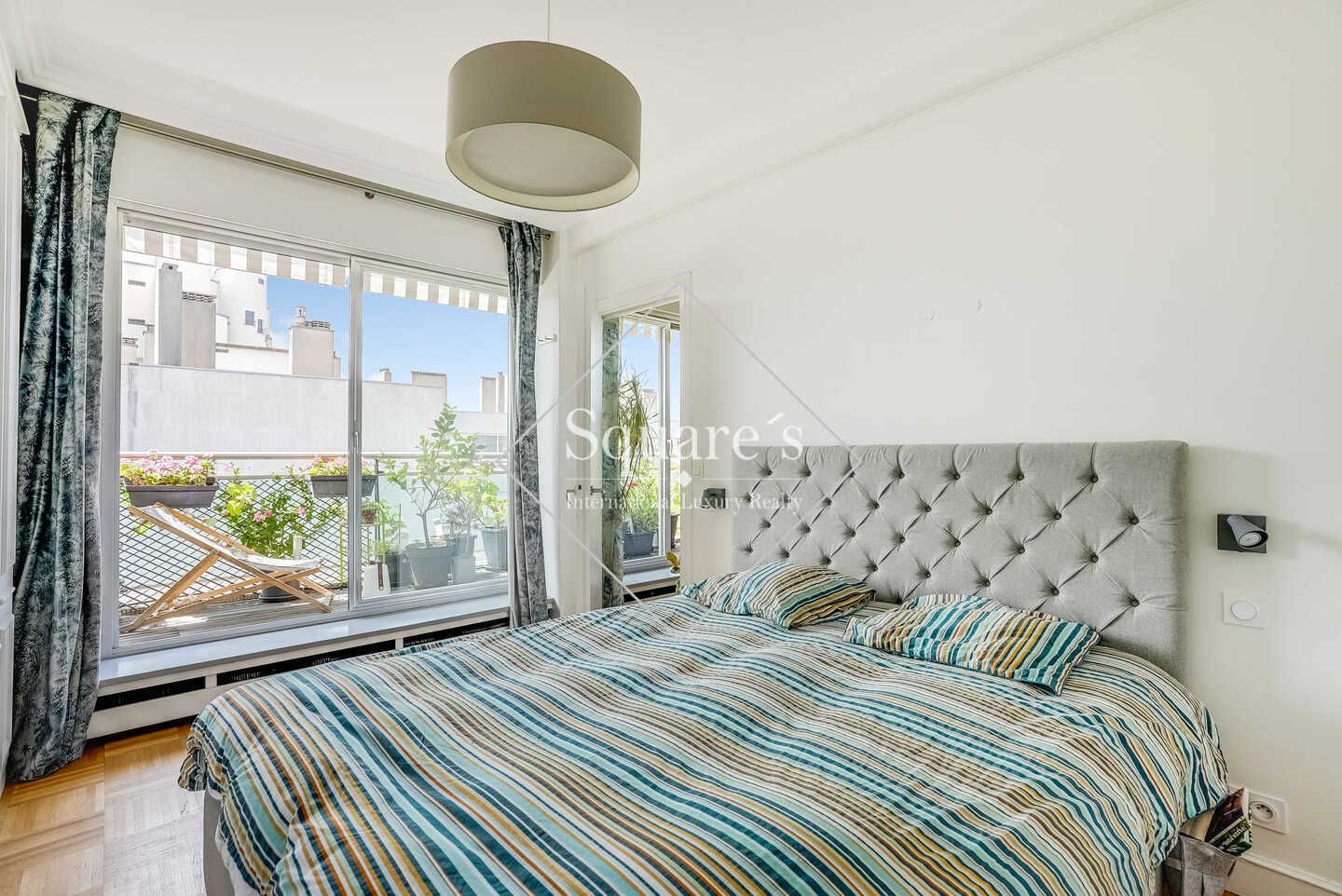 apartment 4 Rooms for sale on Neuilly-sur-Seine (92200)