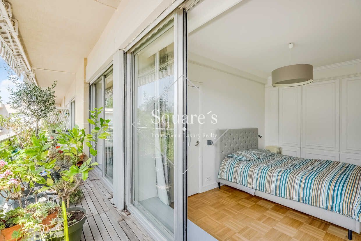 apartment 4 Rooms for sale on Neuilly-sur-Seine (92200)