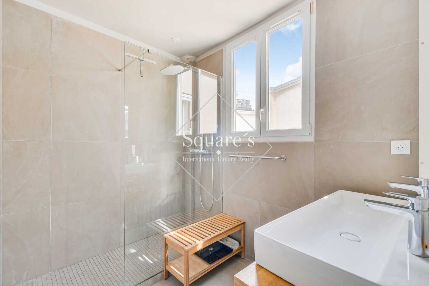 apartment 3 Rooms for sale on Neuilly-sur-Seine (92200)