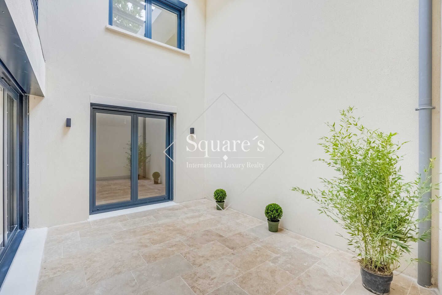 house 5 Rooms for sale on Suresnes (92150)