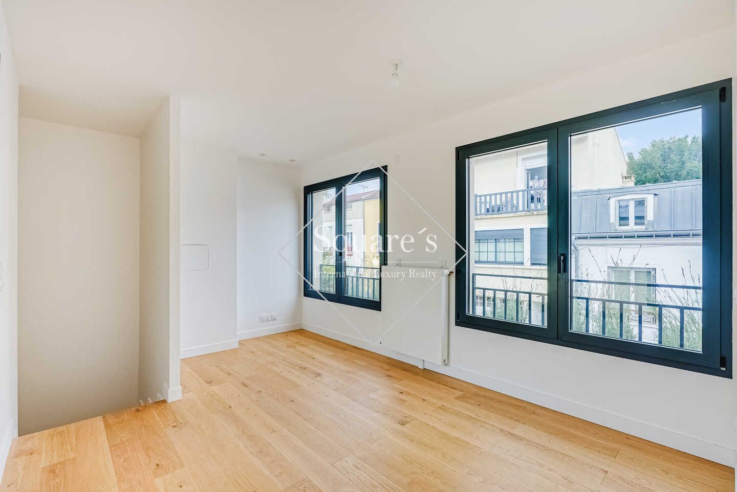 house 5 Rooms for sale on Suresnes (92150)