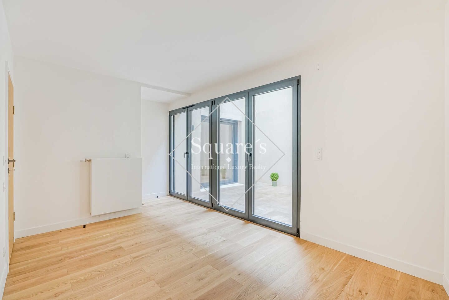 house 5 Rooms for sale on Suresnes (92150)