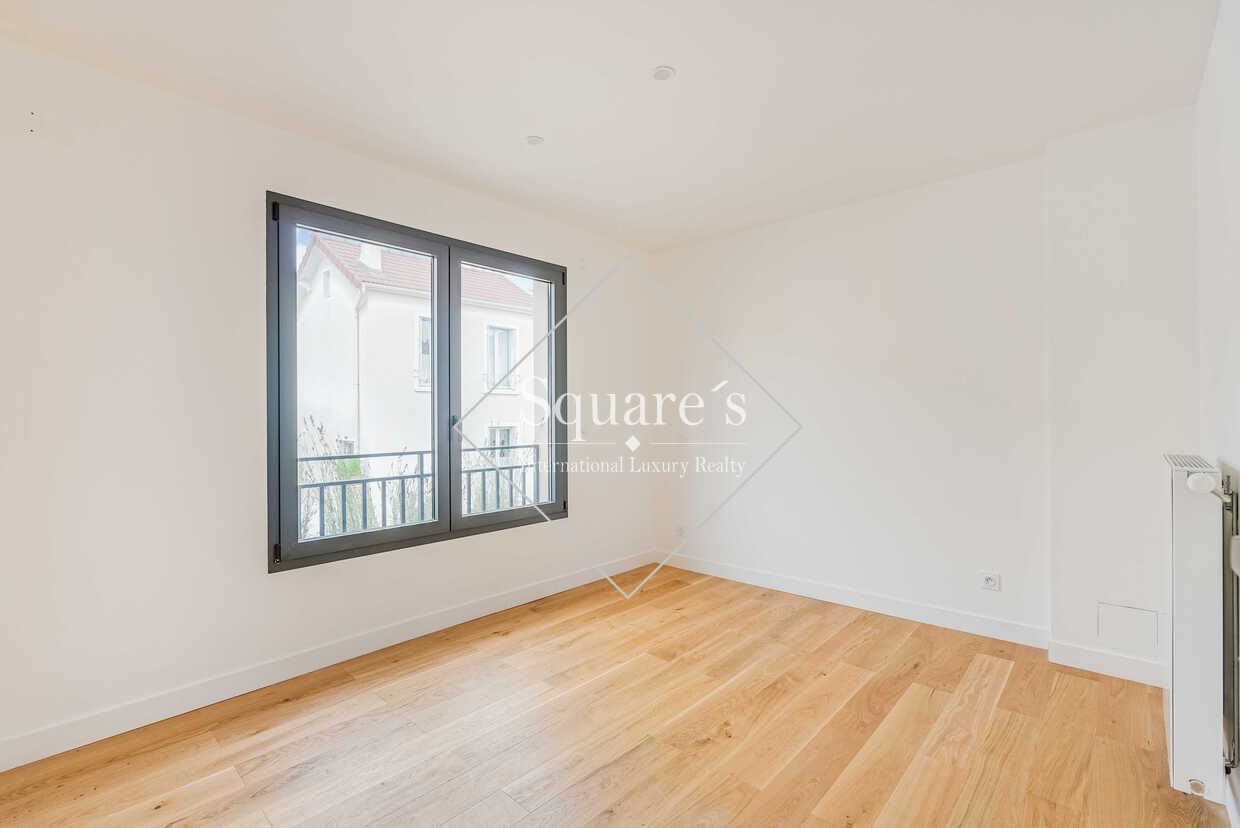 house 5 Rooms for sale on Suresnes (92150)
