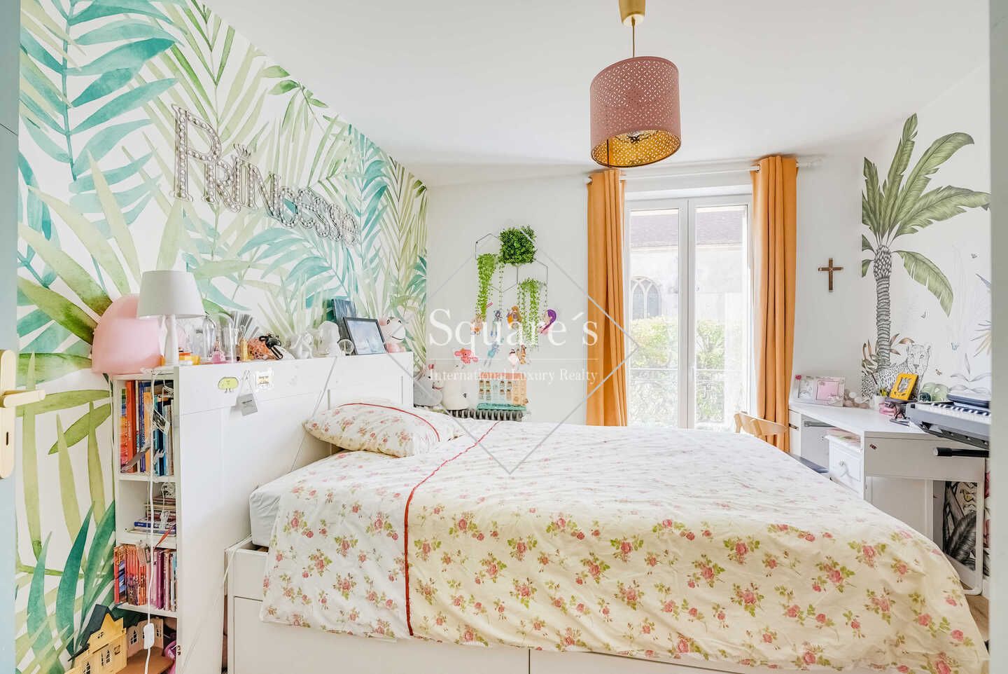apartment 5 Rooms for sale on Puteaux (92800)