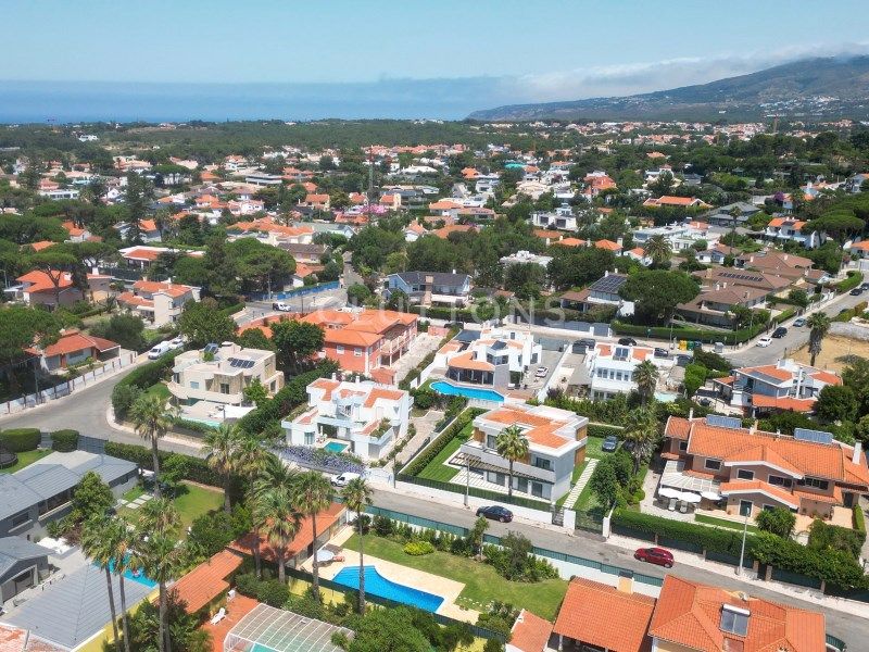house 11 Rooms for sale on Cascais (2750)