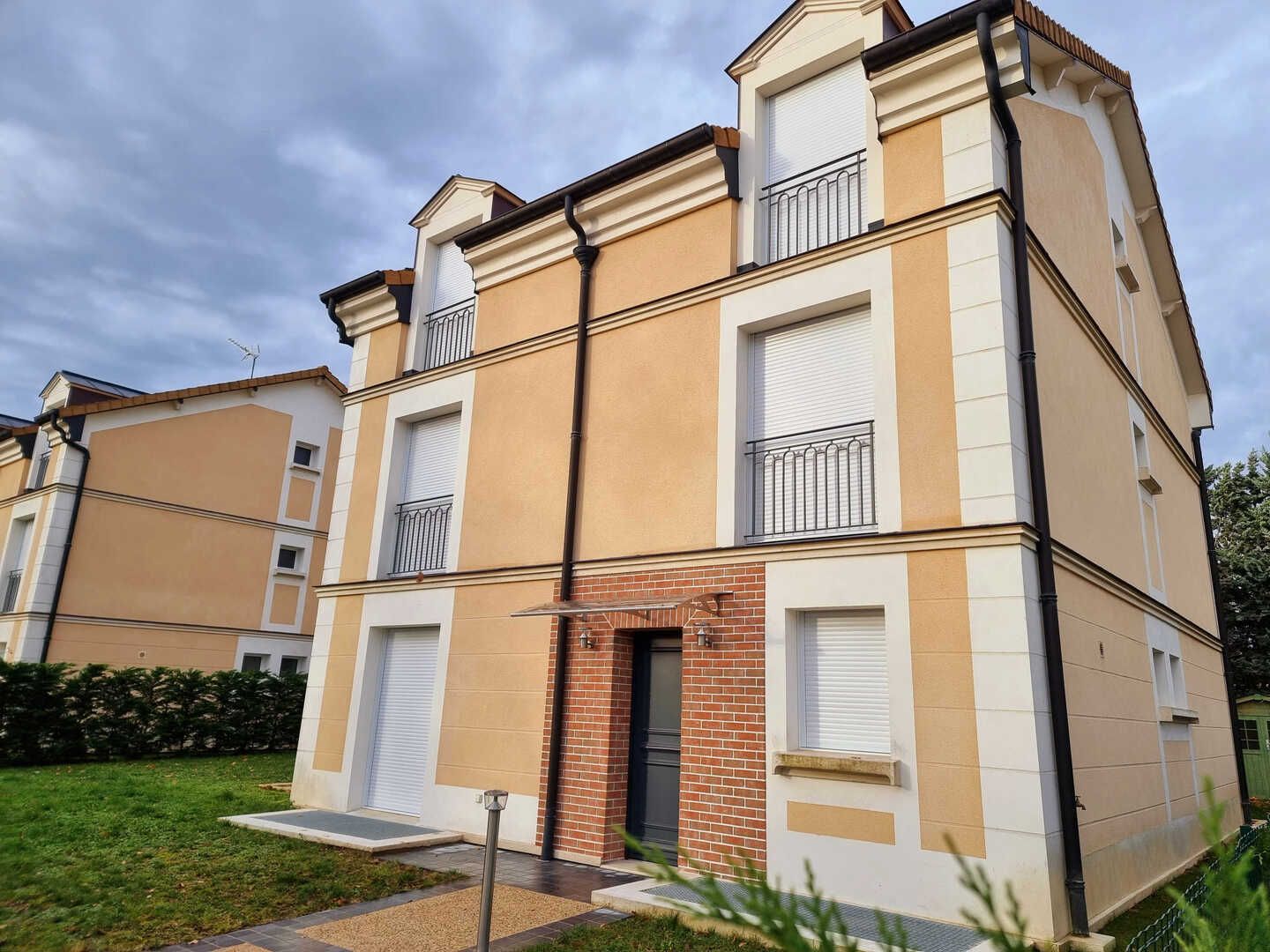 appartement 10 Pièces en location sur CELLE SAINT-CLOUD (78170)