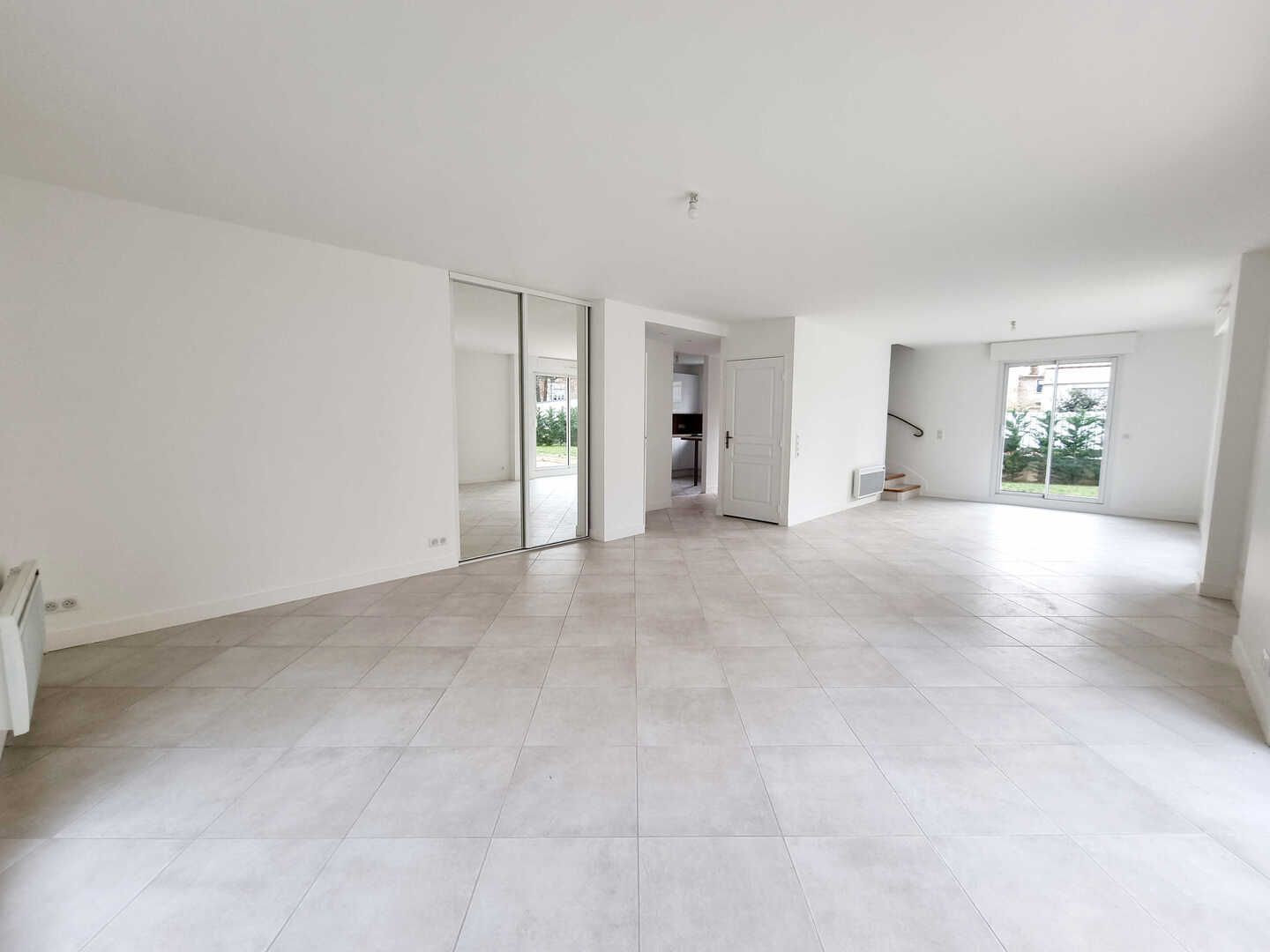 appartement 10 Pièces en location sur CELLE SAINT-CLOUD (78170)