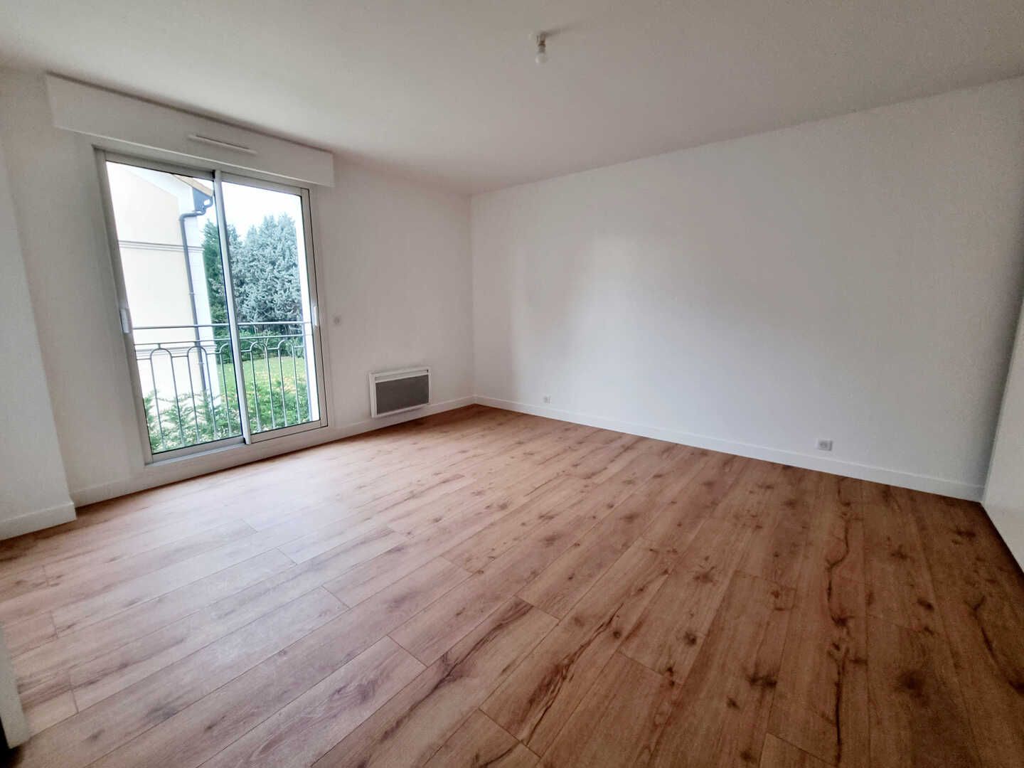 appartement 10 Pièces en location sur CELLE SAINT-CLOUD (78170)