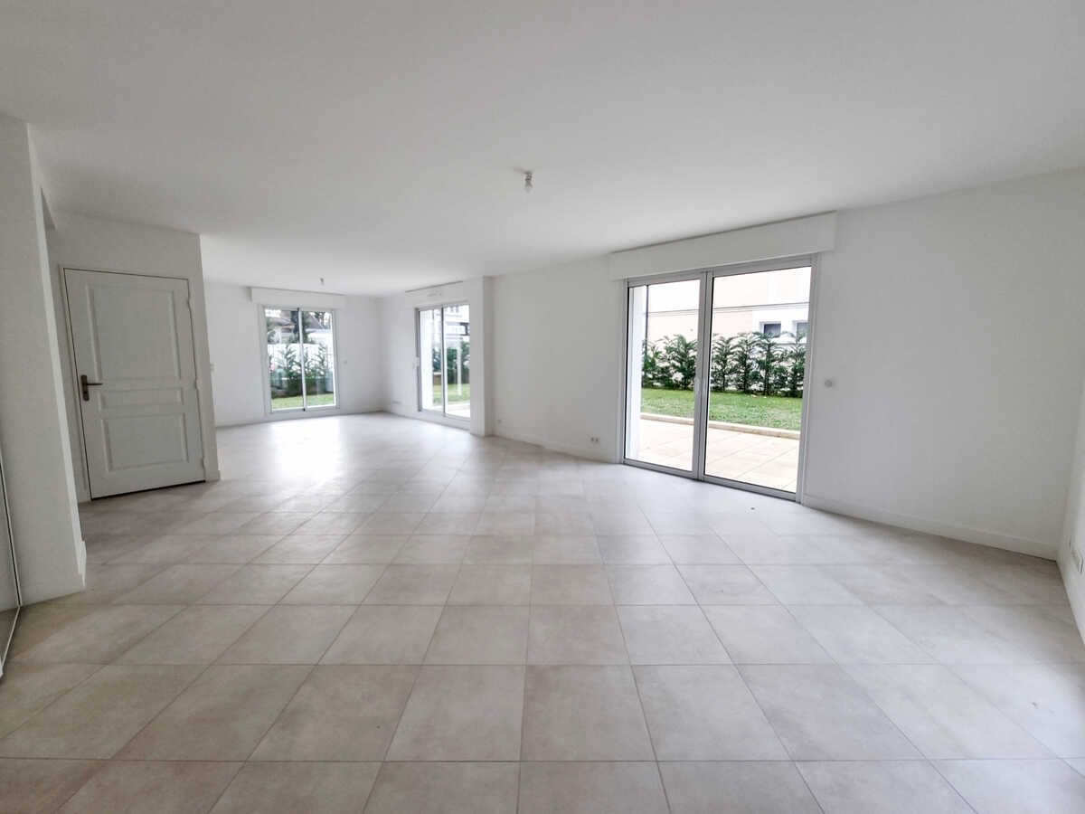 appartement 10 Pièces en location sur CELLE SAINT-CLOUD (78170)