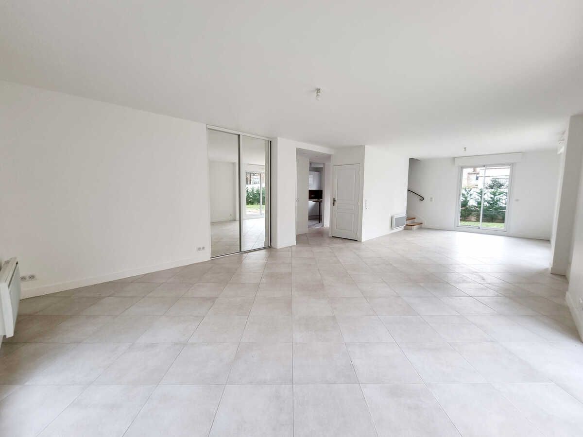 appartement 10 Pièces en location sur CELLE SAINT-CLOUD (78170)